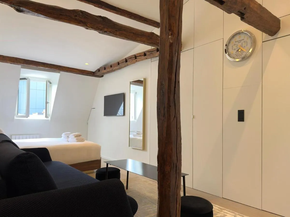 Luxury Suite, Montaigne & Champs Elysees Paris Frankrig
